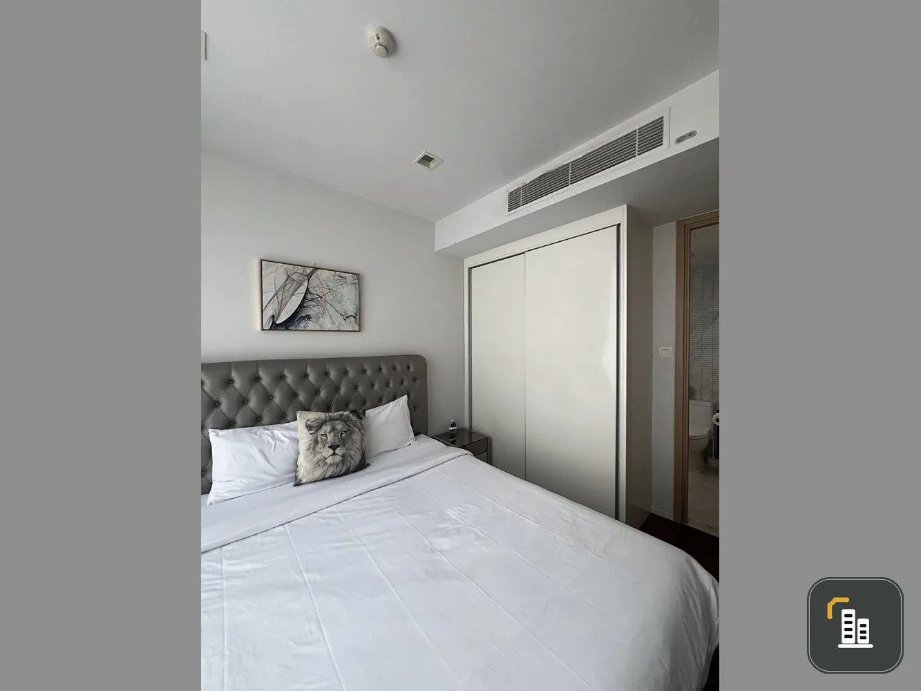 Condo for sale: Hyde Sukhumvit 11, a nice room, fully furnished + appliances included, a nice corner room, hurry and reserve now!