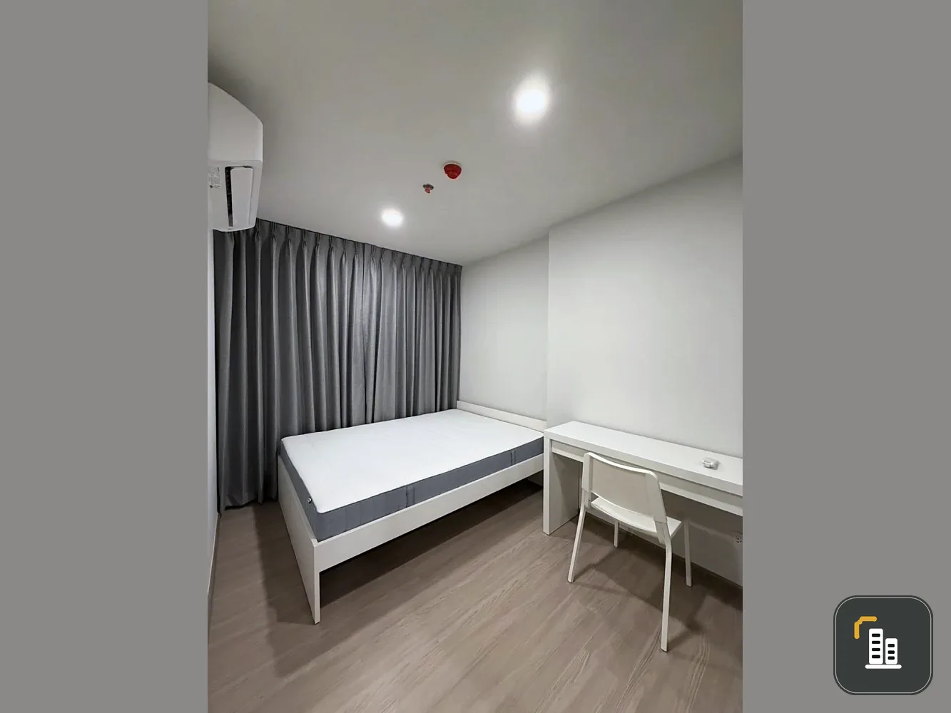 For rent: Aspire Sukhumvit - Rama 4, nice room, 10th floor, good location, complete facilities, reserve now.