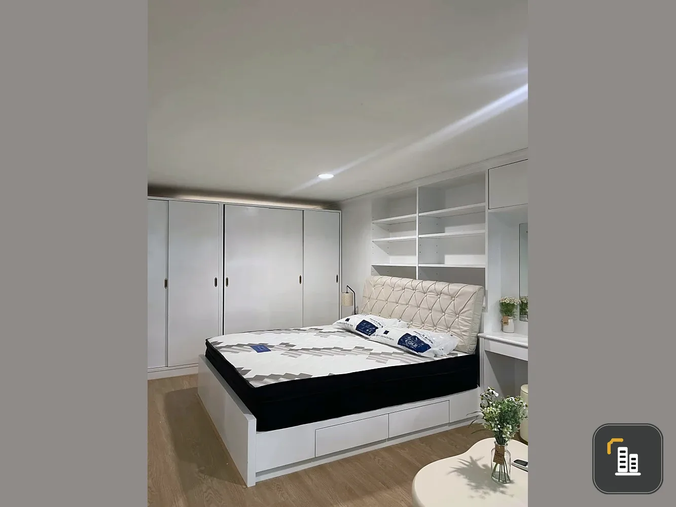 Condo Diamond Tower for rent, ready to move in, high floor, fully furnished, spacious, reserve now.