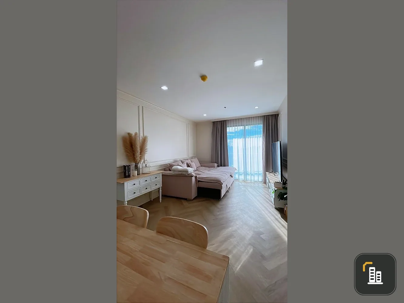 Star View Condo, high floor, built-in furniture, fully furnished + complete amenities. Hurry and book now, don't miss out!