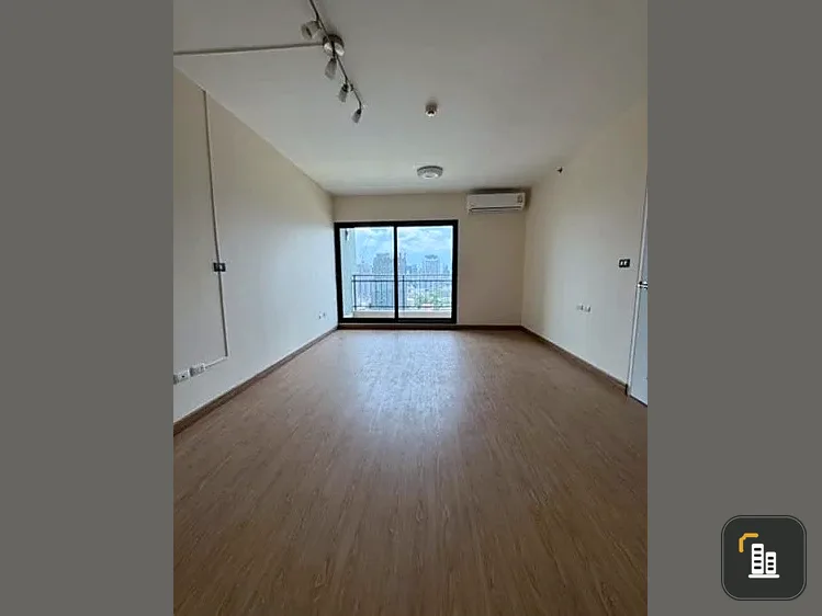 For sale: Supalai Park Ekkamai-Thonglor, 1 bedroom, 1 bathroom, plenty of usable space, good location, beautiful view, not blocked, don't miss it.