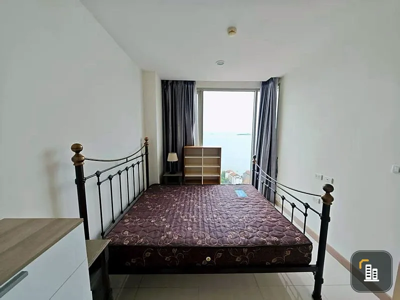 For sale: The Riviera Wongamat Beach (North Pattaya). The room is on a very high floor with a stunning sea view. If you don't reserve, you'll really m