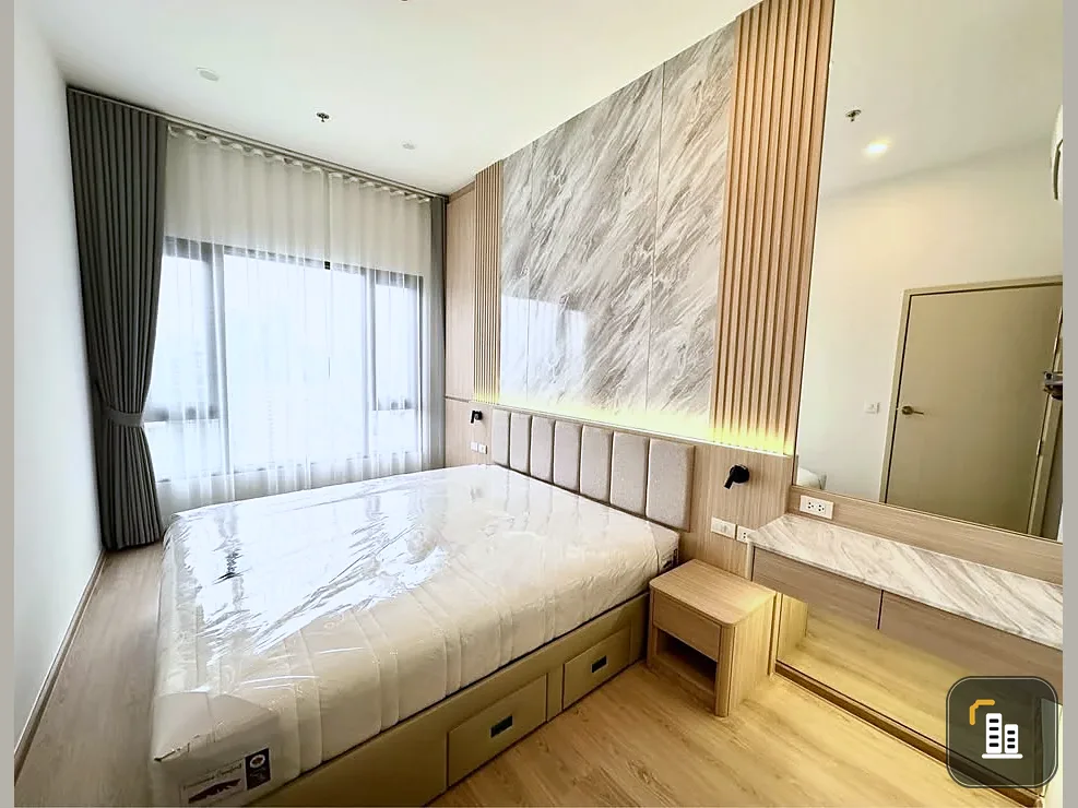 For rent: Life Rama 4 - Asoke, 33rd floor, beautiful room, fully furnished, nice to live in, interested, reserve now, urgent.