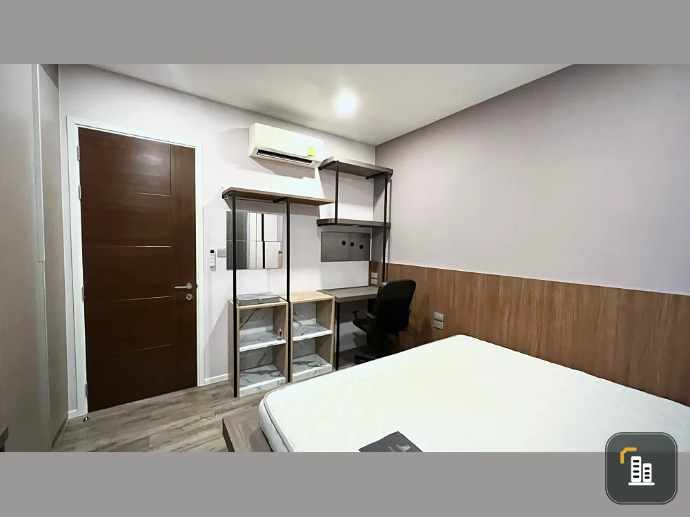 For sale: Brown Condo Ratchada 32, corner room, private, no one walking by, built-in throughout the room, ready to move in, no need to spend extra mon
