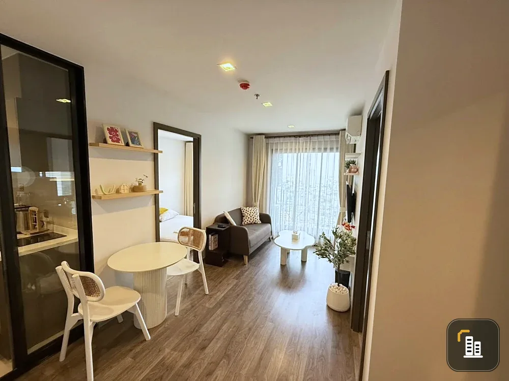For rent: Life Ladprao Valley, 25th floor, very high, corner room, quiet and private, decorated in a Korean minimalist style. Reserve now!