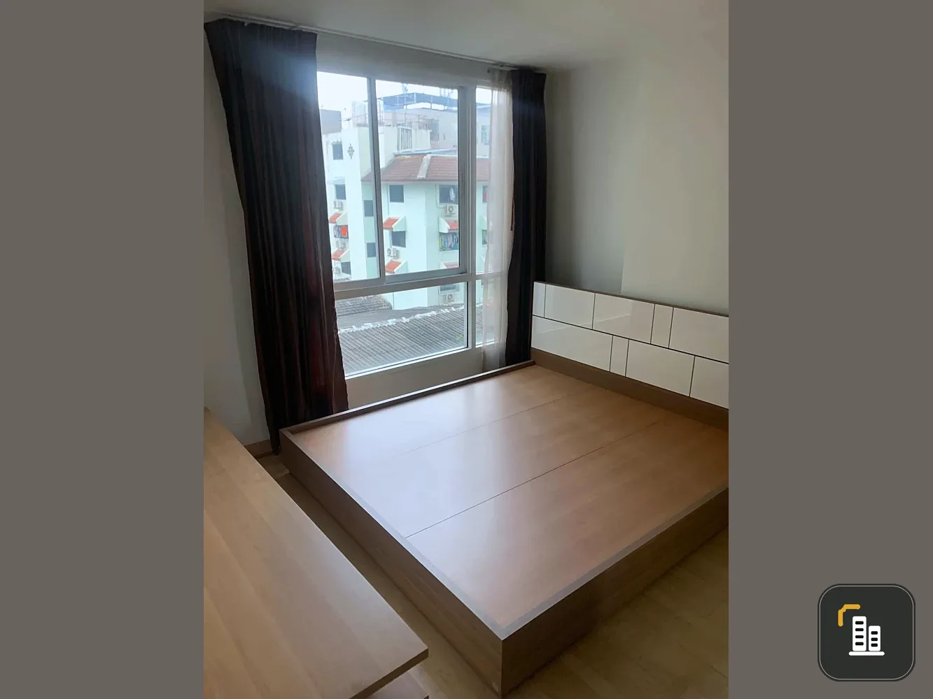 Urgent sale! Revo 2, Lat Phrao 18, corner unit, good breeze, good feng shui, reasonable price. Hurry and become the owner today. Don't miss out!