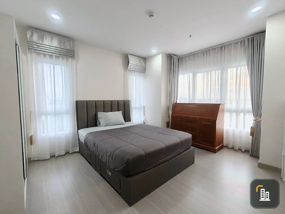 For sale: Supalai Park, Yaek Fai Chai, luxury condo, corner room, great view, private, beautiful room number, reserve now, don't delay.