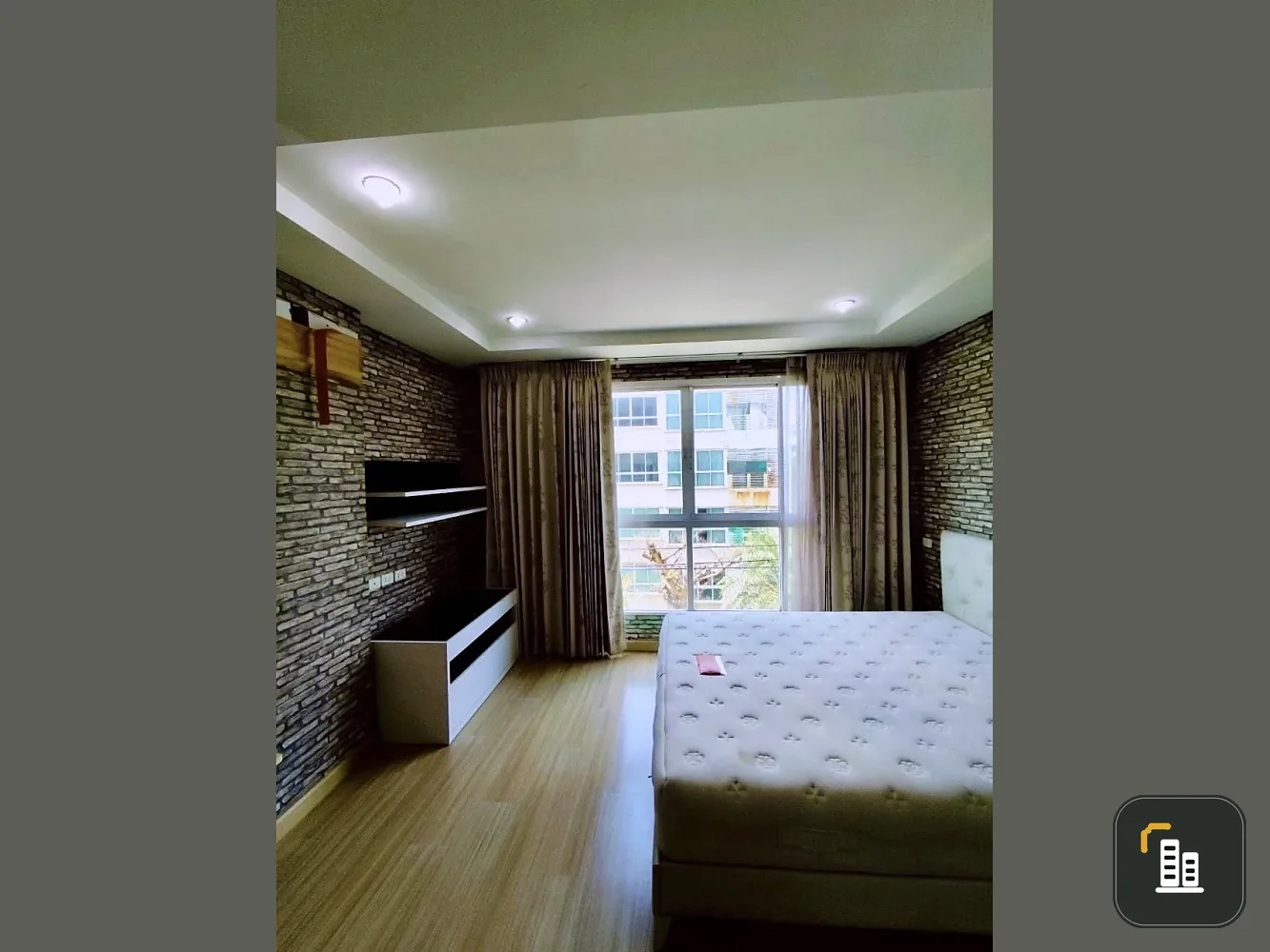 Happy Condo for sale, Lat Phrao 101, large room, comfortable, not cramped, corner location, quiet, peaceful, suitable for relaxation.