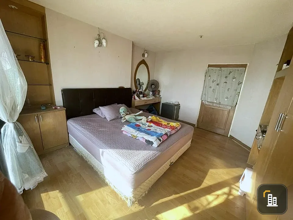 For Sale/Rent: Ratchada Orchid – two adjoining units. Enjoy an unobstructed, airy city view with balconies that are not blocked by any adjacent high-r