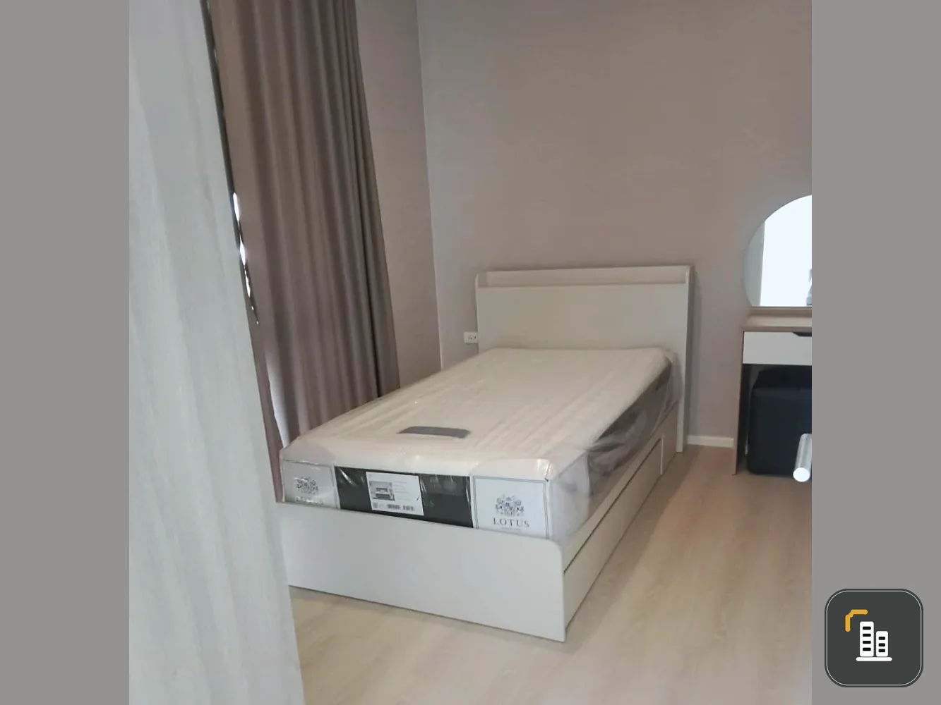 For rent: A Space Mega 2, spacious room with lots of usable space, 14th floor, fully furnished. Good like this, hurry and reserve now!
