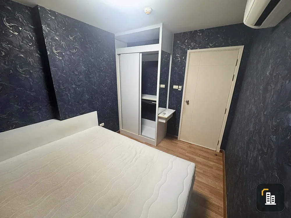 For sale/rent The Trust Condo Ngamwongwan, corner room, high floor, open view, good weather, complete furniture and electrical appliances. You can mov