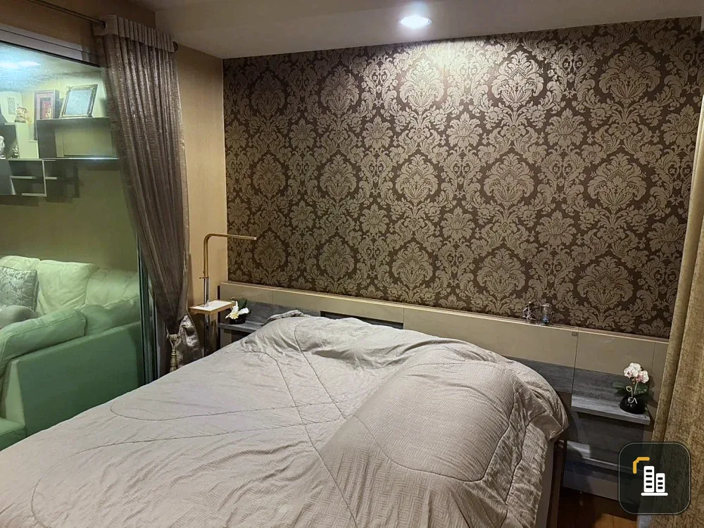 For rent: Abstract Phahonyothin Park, very high floor, wallpaper all over the room. You'll regret it if you miss it.