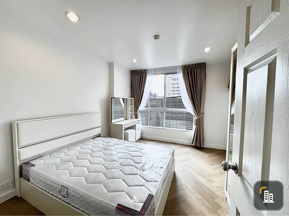 For sale: Life @ Phahon18, 1 bedroom, 1 bathroom, plenty of usable space, good location, fully furnished, don't miss out!