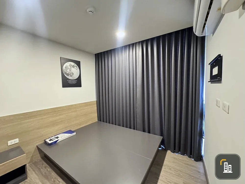Urgent sale! Flexi Condo Sathorn-Charoen Nakhon. Large, comfortable room with plenty of usable space. Come and reserve yours today!