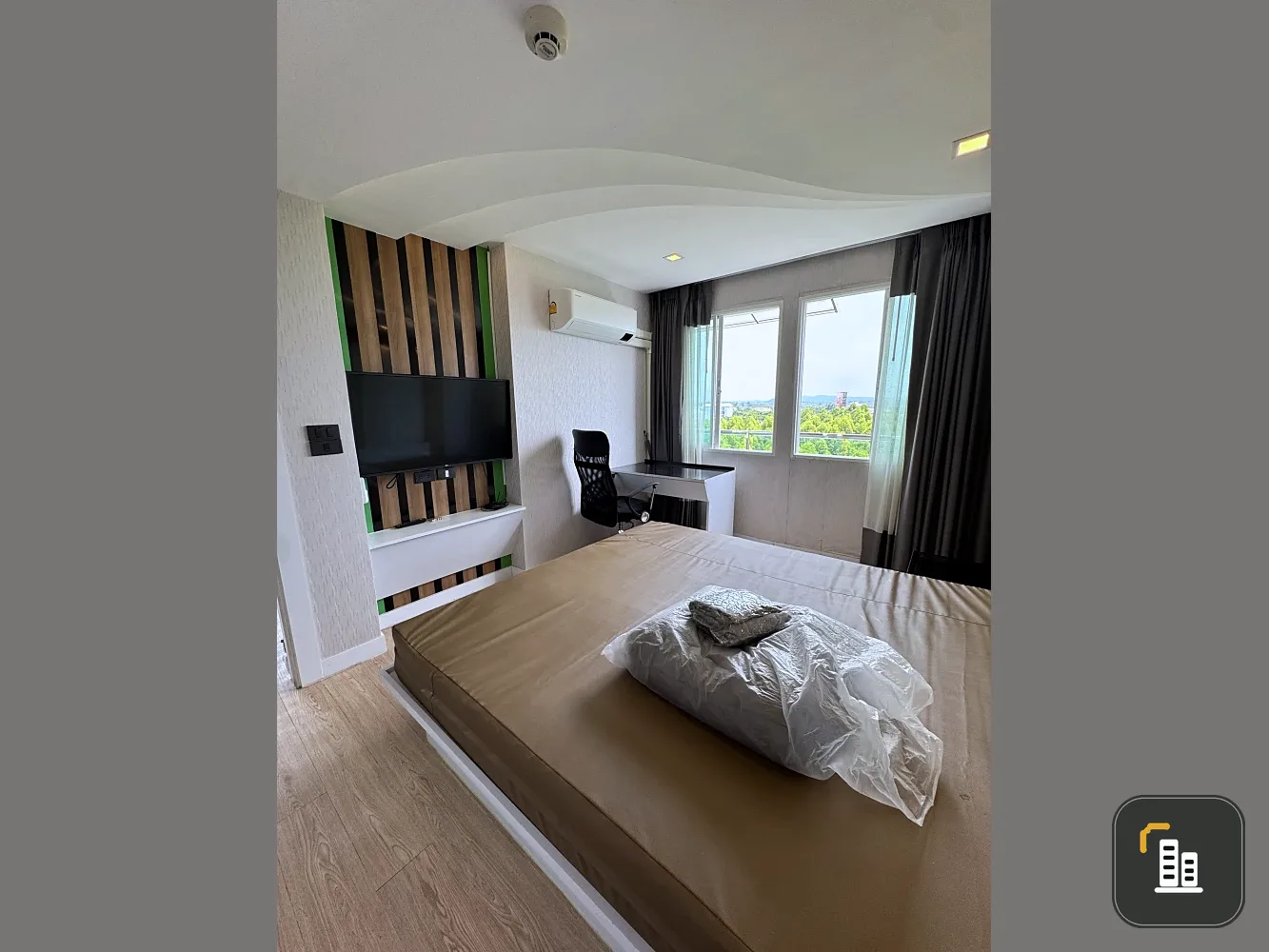 For rent: The Feelture Pattaya, corner room with privacy, plenty of usable space, good location, complete amenities. Hurry and reserve now!