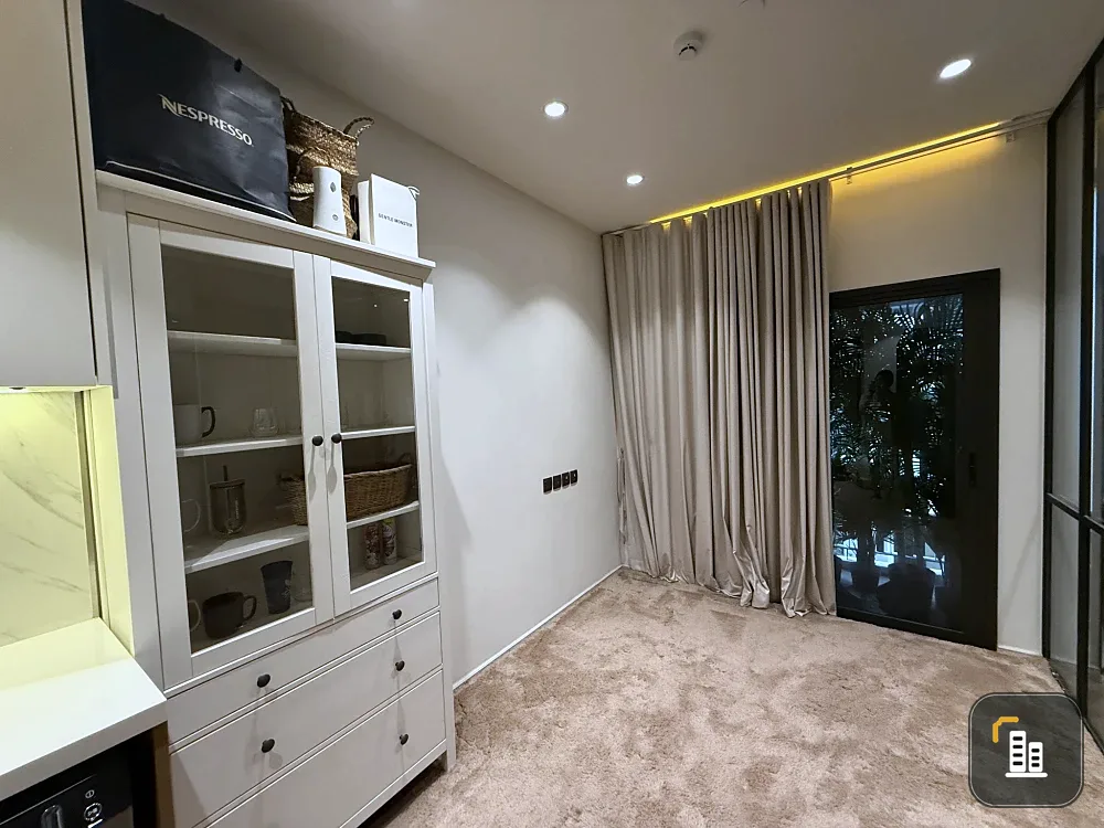 For sale: MUNIQ Sukhumvit 23, 1 bedroom, 1 bathroom, decorated in a tone-on-tone style, well-built-in, fully furnished. Don't miss out!