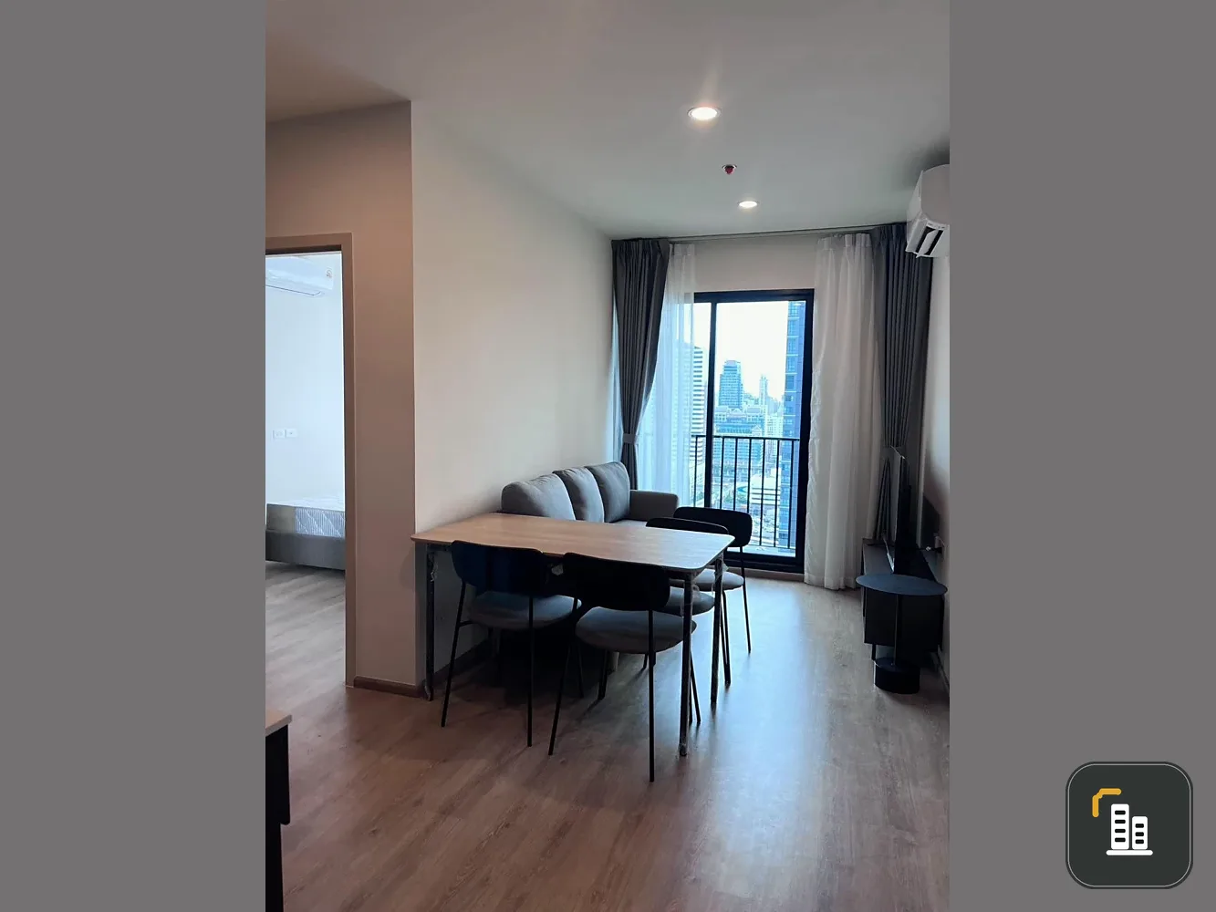 Condo for rent, Nue District R9, large room, plenty of usable space, convenient and complete here, just drag your bags and move in.