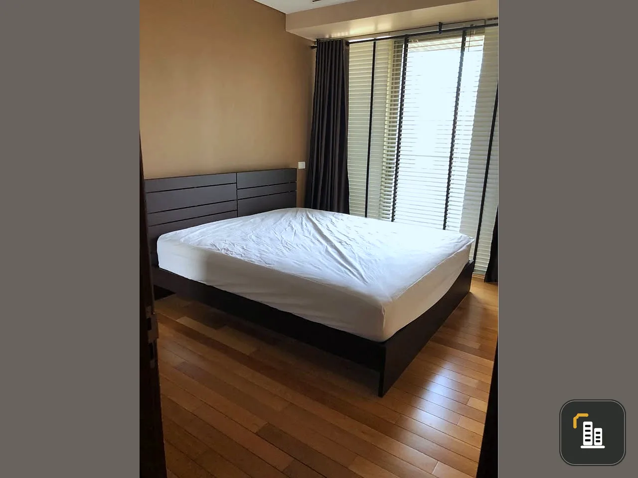 For sale: The Lake Sukhumvit 16, spacious room, comfortable living, fully furnished, hurry and reserve now!