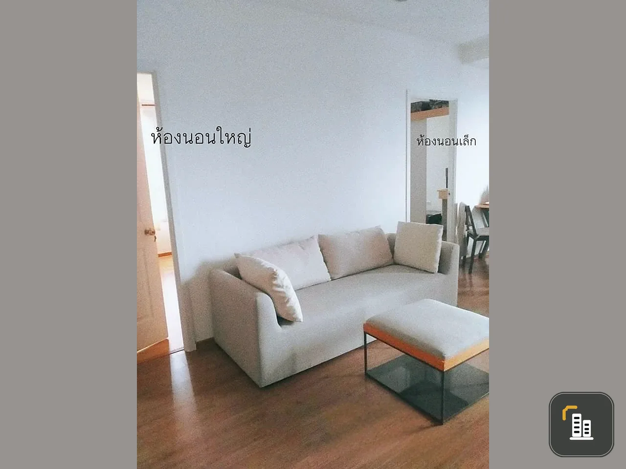 For sale: U Delight @ Bang Son Station, 20th floor, position 08, overlooking the Chao Phraya River. The room's ceiling is 2.6 m high, making it airy a