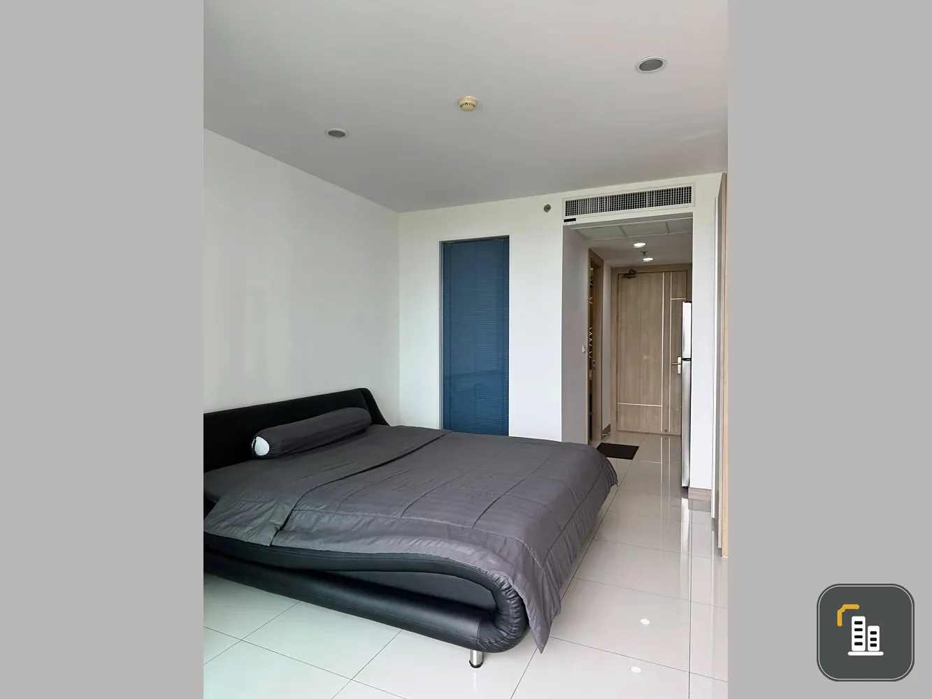 For rent: The Riviera Jomtien Pattaya, high floor room, ready to move in, spacious and comfortable room, reserve now.