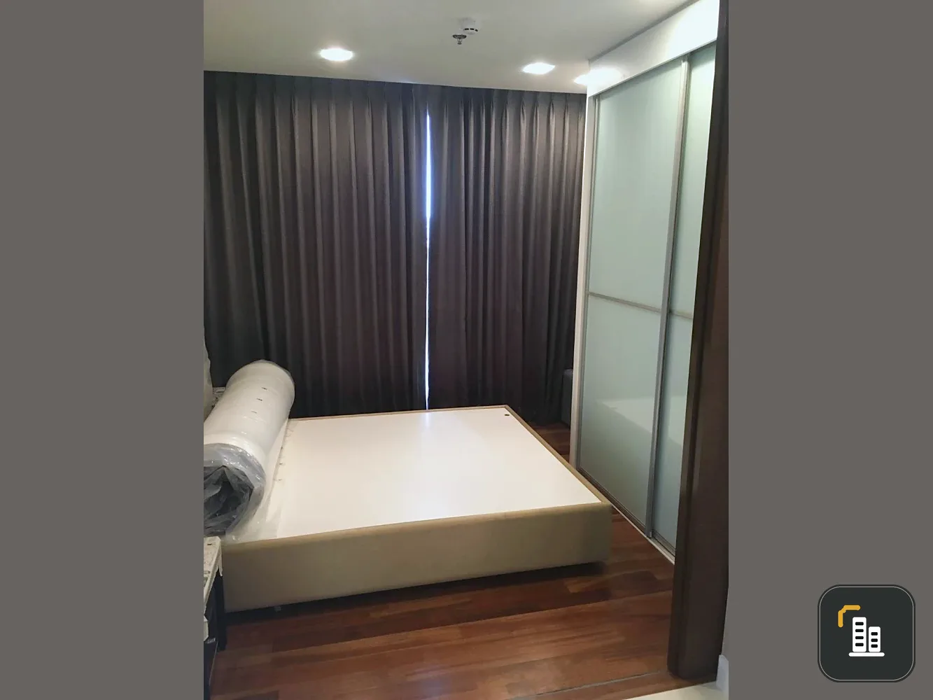 For sale: The Metropolis, 1 bedroom, 1 bathroom, fully furnished and equipped. Don't miss out on this great deal!
