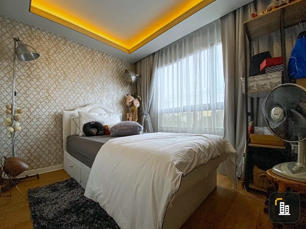 For rent!! Condo Lumpini Place Narathiwat Ratchanakarin, Building A, 3rd floor, elegantly decorated room, great price, ready to move in, hurry and res