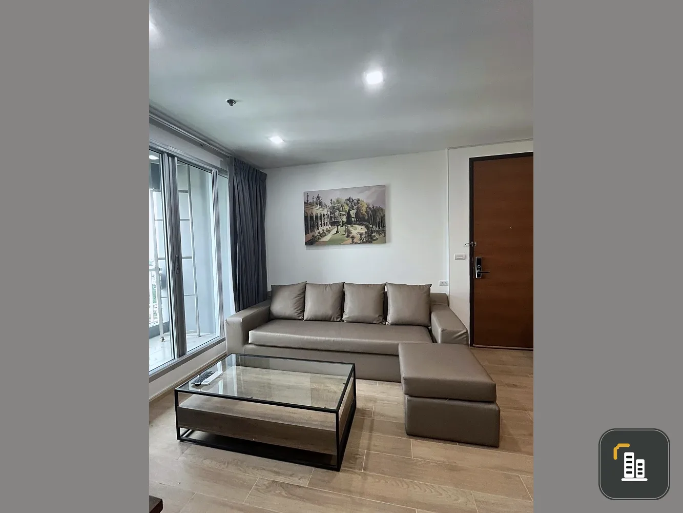Condo for rent, Rhythm Sukhumvit 50, ready to move in, spacious living space, convenient and complete here. Come reserve today.