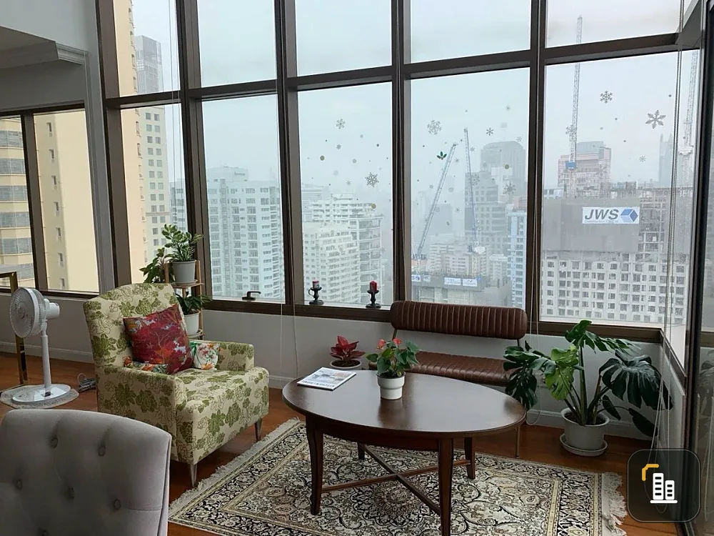 For rent: The Emporio Place, 29th floor, beautiful room, fully furnished, interested, reserve now.
