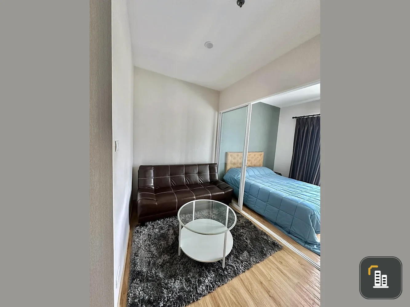 For sale: The Zea Sriracha, a lovely room on the 13th floor, in a great location, fully equipped with all the amenities. Don't miss out!