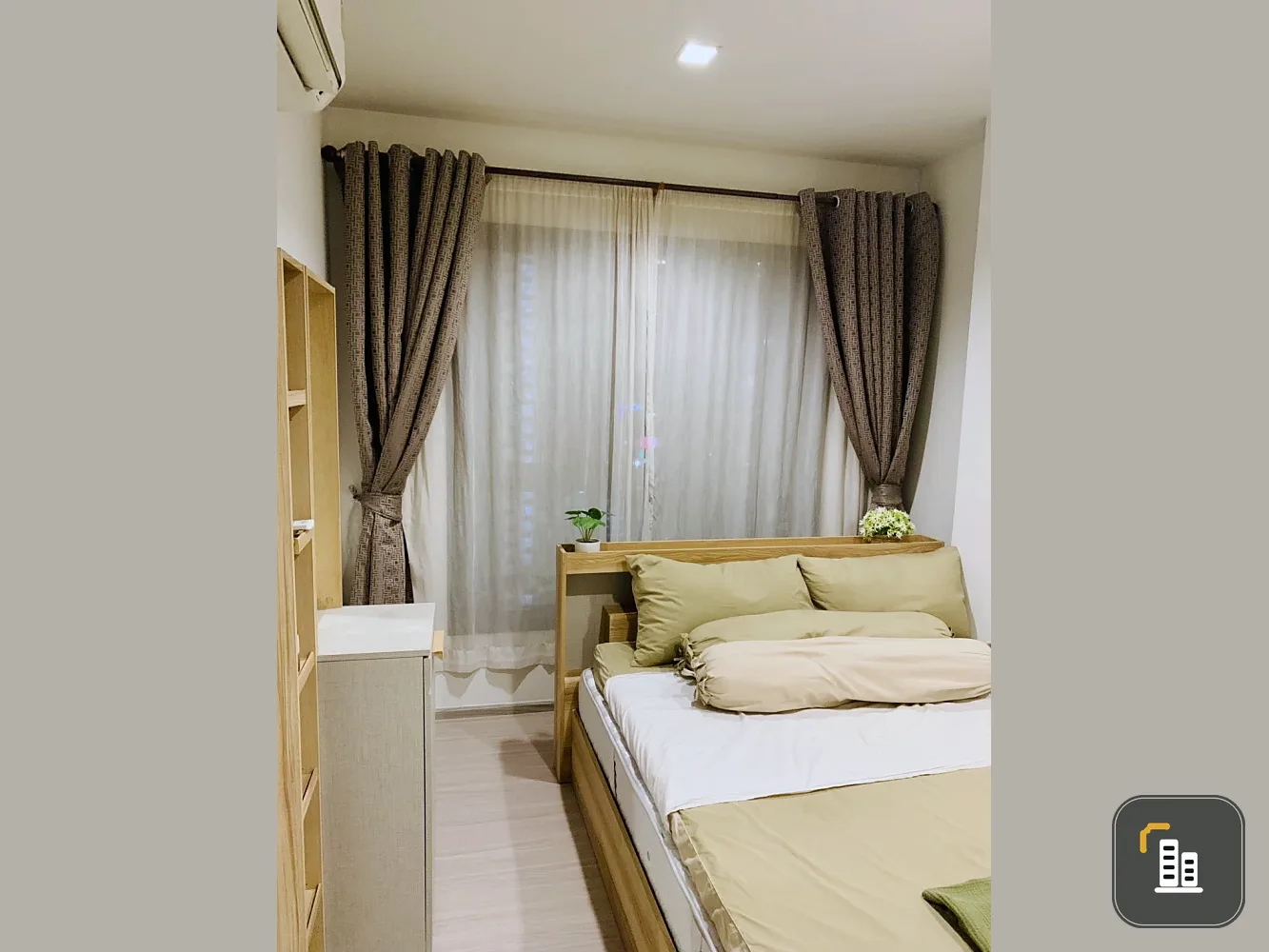 For rent: Life Asoke Hype Condo, 17th floor, beautiful unit, fully furnished, ready to move in. Don't miss it!!