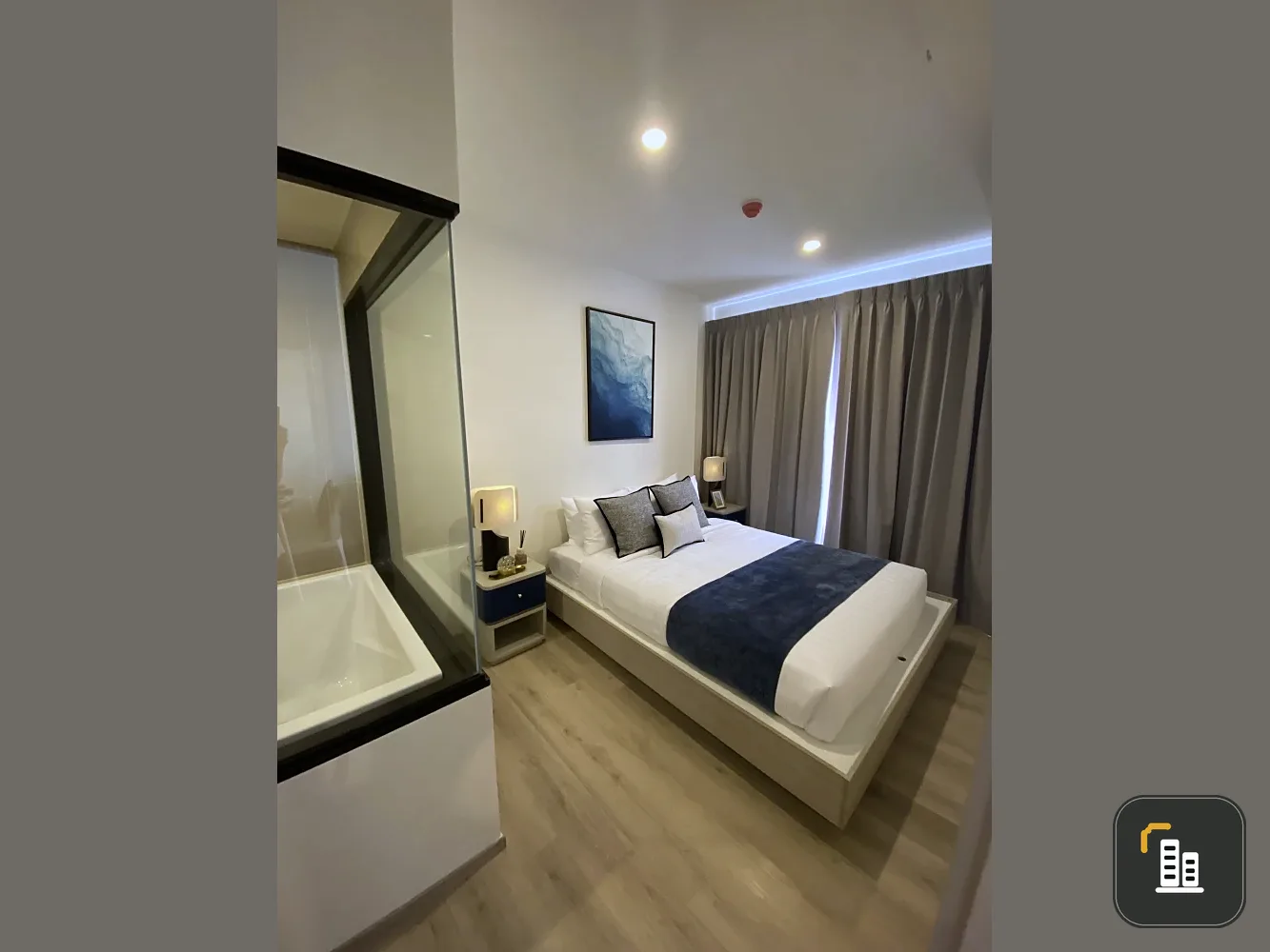 Down payment for sale: Origin Place Bangna, 18th floor, good project, complete common areas, if interested, hurry and reserve now.