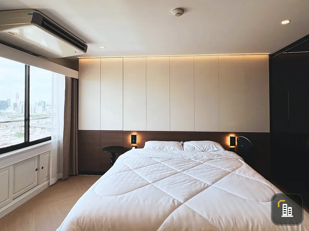 For rent: Siphraya Riverview, 2 bedrooms, plenty of living space, good location, beautiful view from high floor, don't miss it.