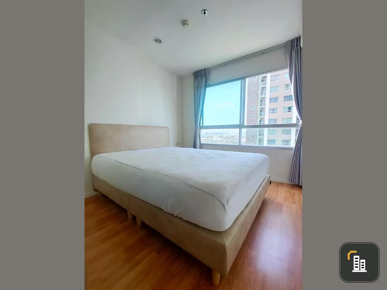 For sale: Lumpini Ville Nakhon In Riverview, a lovely room with complete furniture. If you're looking for something this good, hurry and reserve now!