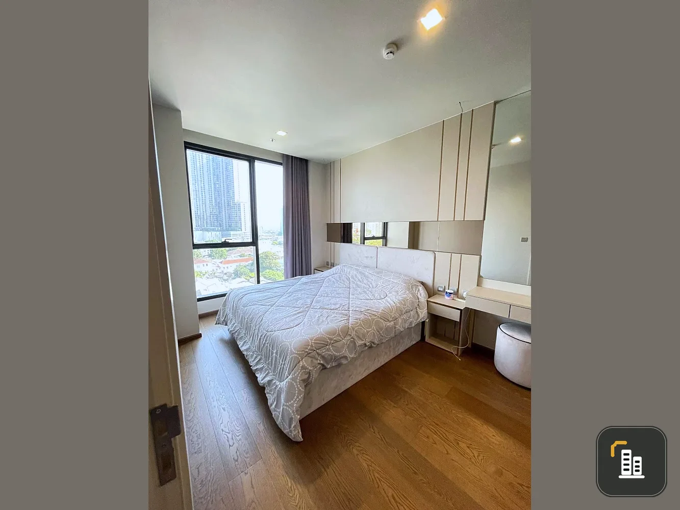 For rent: Ideo Q Sukhumvit 36, spacious room with plenty of usable space, built-in headboard, convenient transportation. Hurry and reserve now!