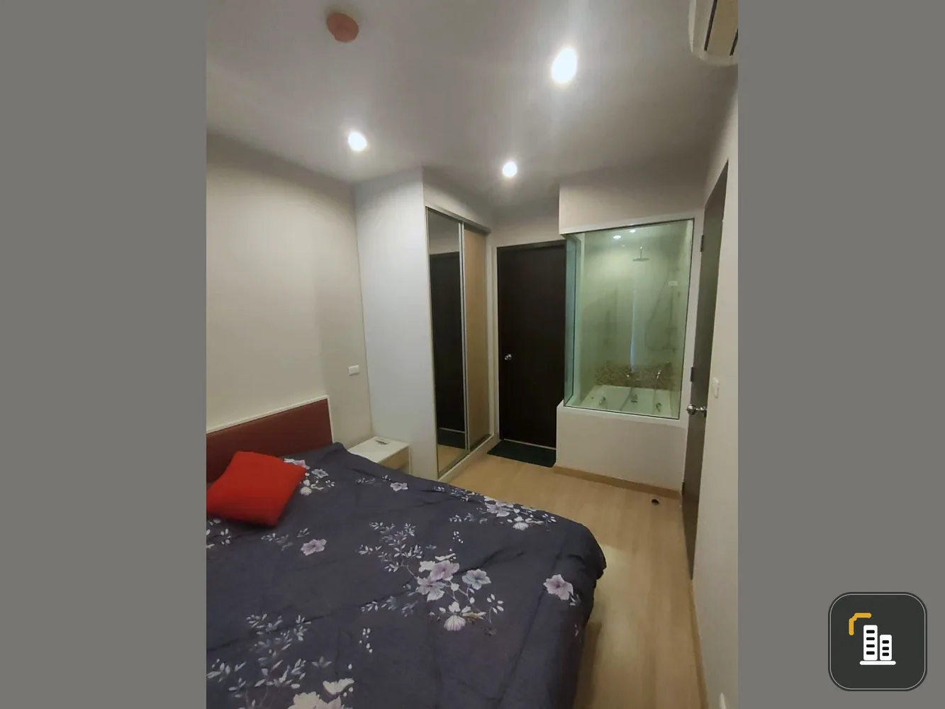 Chrisma Ramintra for sale, nice room, 5th floor, good location, comes with complete furniture and appliances. Don't miss it.