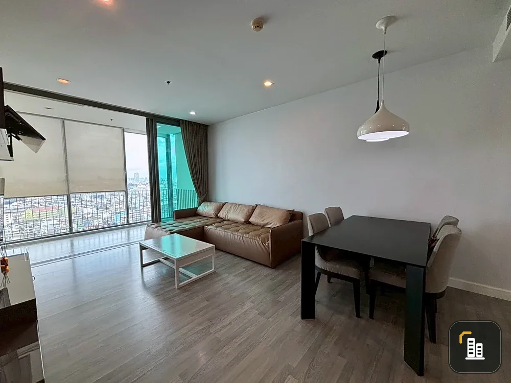 For sale: The Room BTS Wongwianyai, 2 bedrooms, plenty of living space, fully equipped with amenities. Hurry and reserve now!