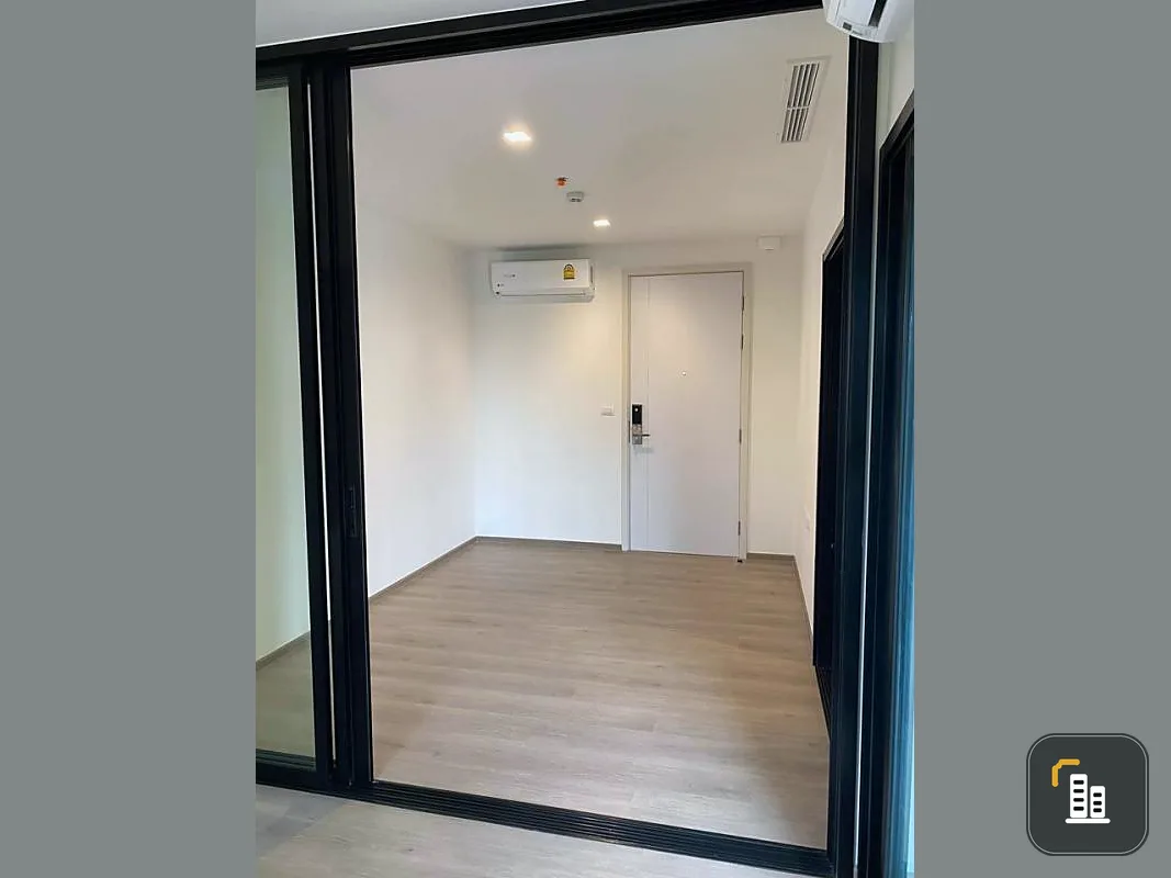 Selling The base Phetkasem, the room is clearly divided into areas. There is privacy, no one walks by. Hurry up.