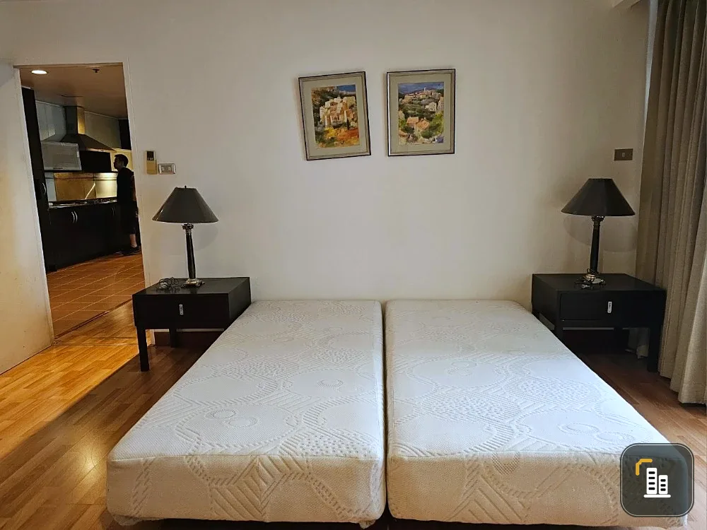 For rent: The Royal Place 2, 20th floor, fully furnished and equipped with appliances. Reserve now!