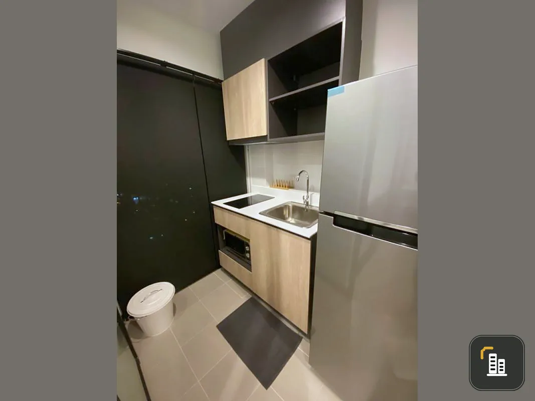 Selling The Base Phetkasem, a room decorated simply, comfortable, near The Mall Bang Khae Good location in the heart of the city. Urgent!