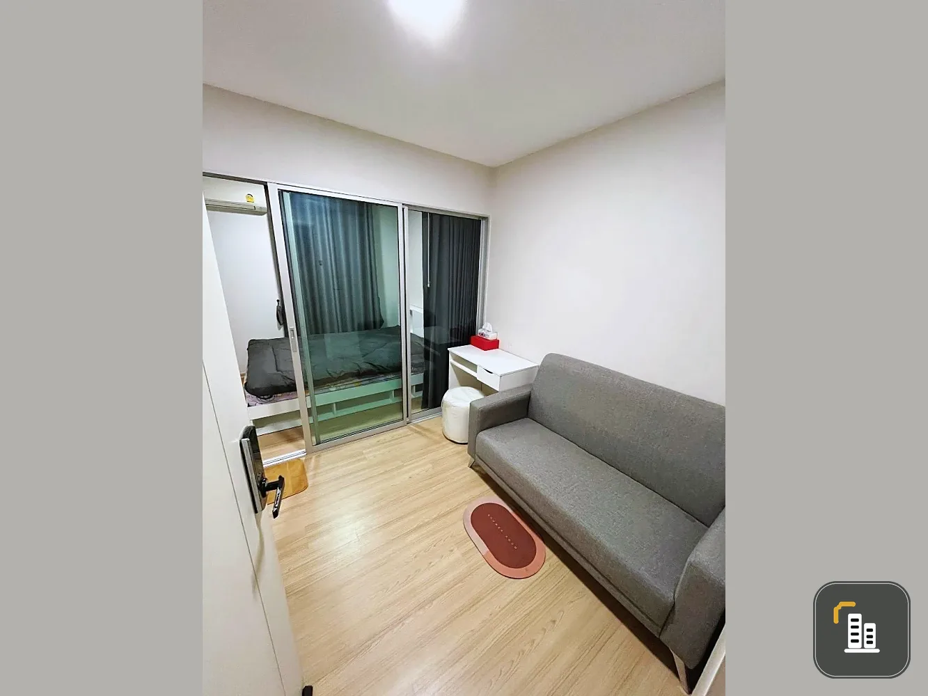 Plum Condo Mix Chaengwattana for sale, a lovely room with complete furniture, good location, convenient transportation, don't miss it.