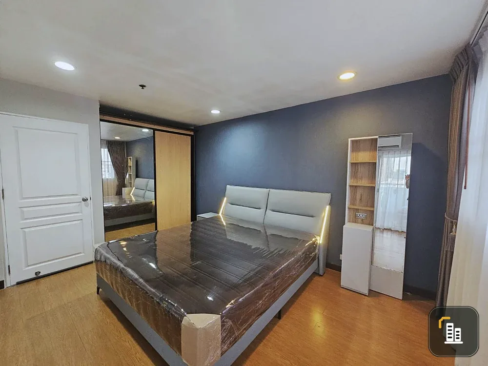 For sale/rent: The Waterford Diamond Sukhumvit 30/1. Spacious unit with ample living space. Convenient and complete amenities. Book now, don't wait!