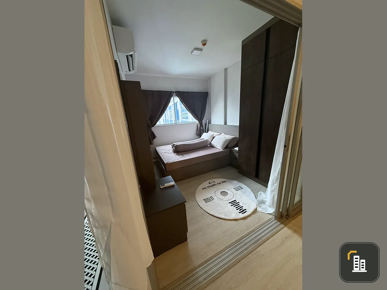 Plum Condo for rent, Chaengwattana, Don Mueang, Building B, swimming pool view, with furniture and appliances, reserve now.