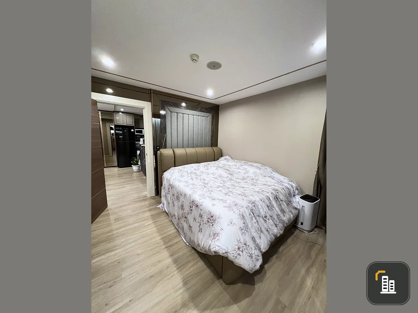 For sale: Atmoz Ladprao 71, spacious room with plenty of usable space, built-in walls and quality furniture. Reserve now!