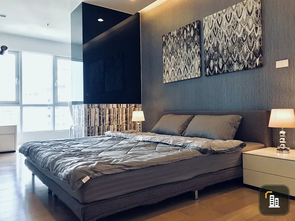 Condo for sale at 15 Sukhumvit Residences. Large, comfortable room with plenty of space. Convenient and complete here. Buy now. Don't miss out!