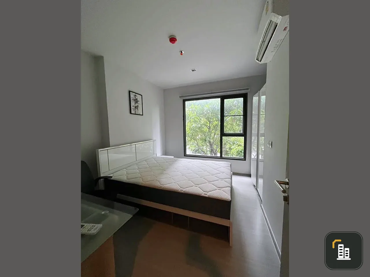Urgent sale! Life Asoke Rama 9, ready to move in, fully equipped with amenities. Reserve today! Don't miss out!