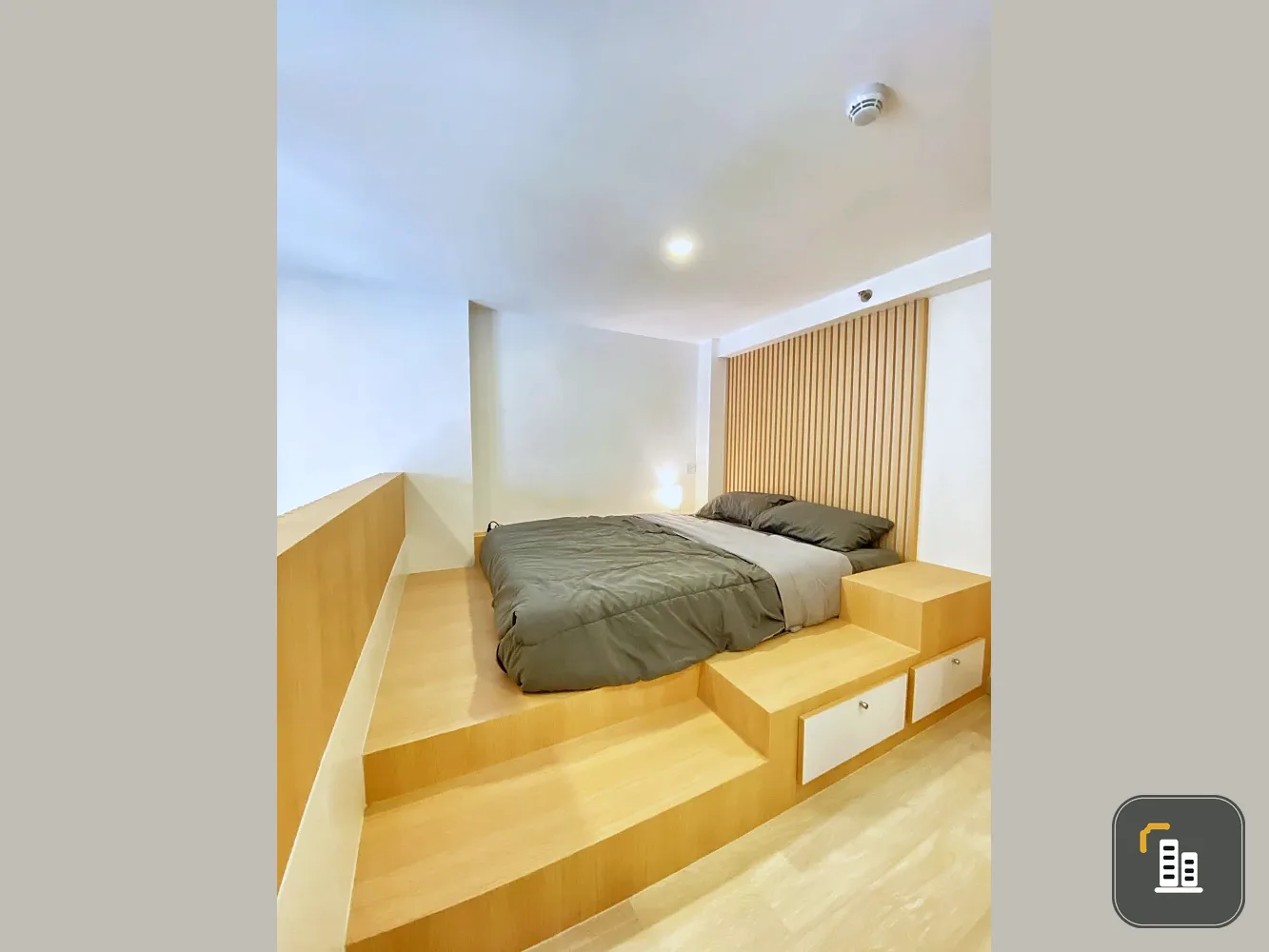 Knightsbridge Prime Sathorn for sale with unobstructed panoramic city views. Beautifully decorated in a minimalist style. Reserve now!