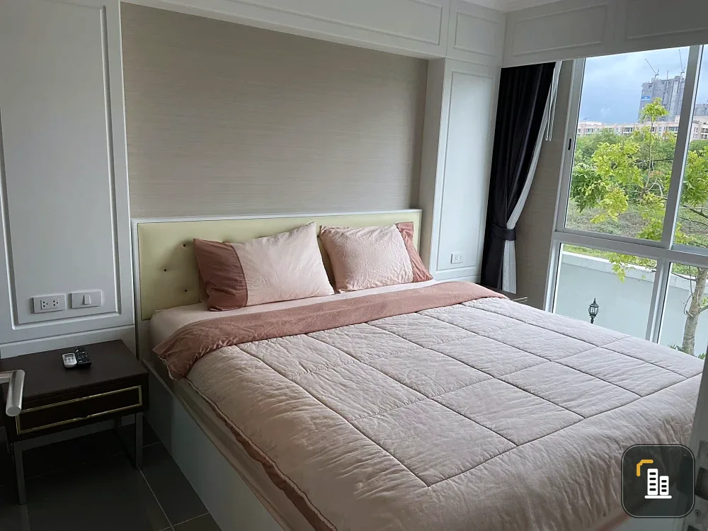 For rent: The Orient Resort and Spa, 2nd floor, Building C. The room has everything complete. Lots of usable space. Reserve now.