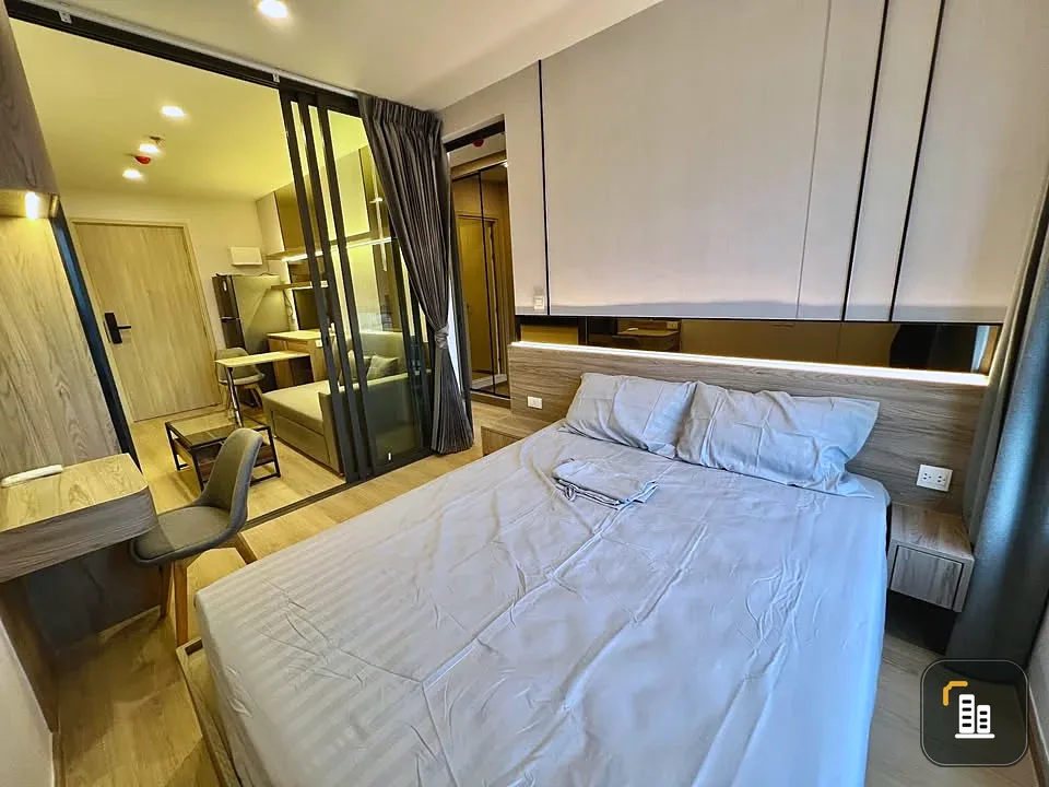 For rent: Life Rama 4 - Asoke, high floor with exclusive Chao Phraya River view, stylish interior design, reserve now!