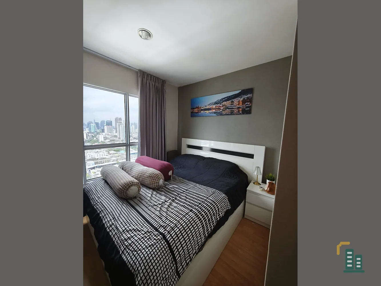 Condo for sale: The Aspire Rama 4. Corner room with privacy. Great price. You must hurry to reserve it. Don't miss out!