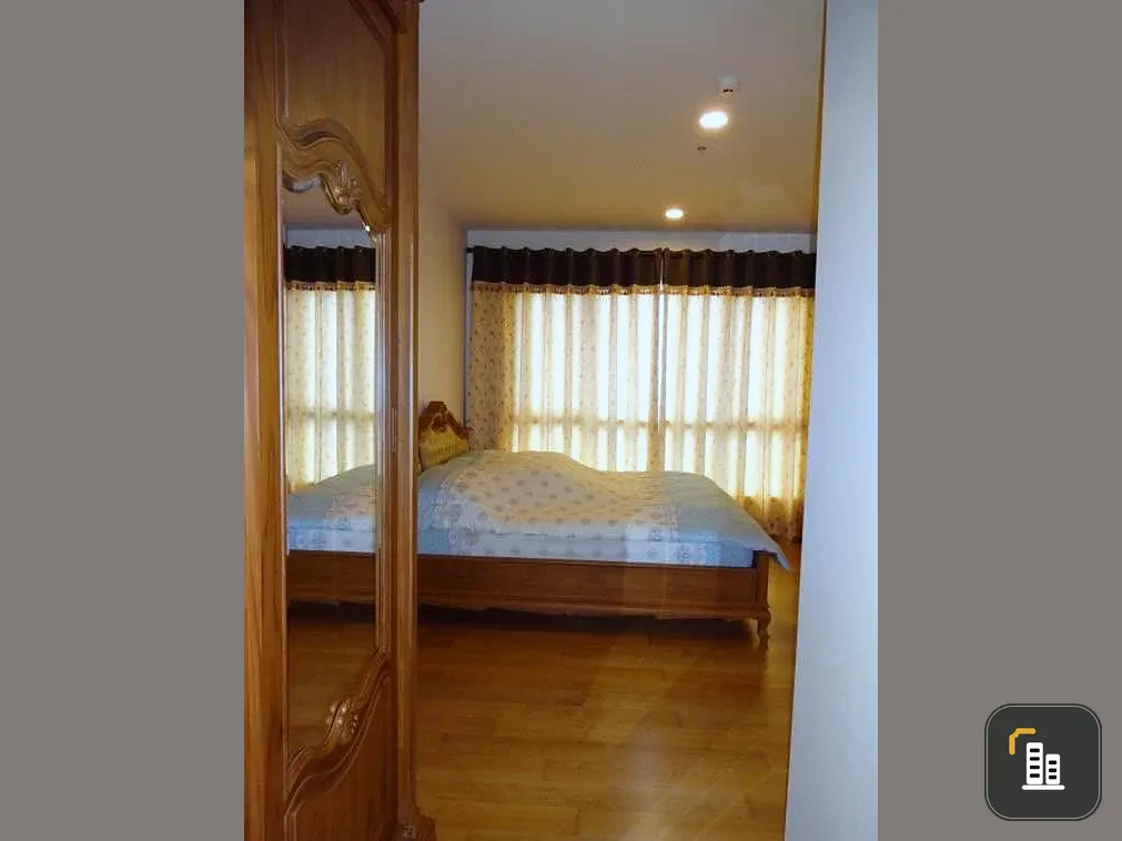 For sale: Hive Taksin, 6th floor, spacious room, comfortable, not cramped, near BTS Skytrain, don't miss it.
